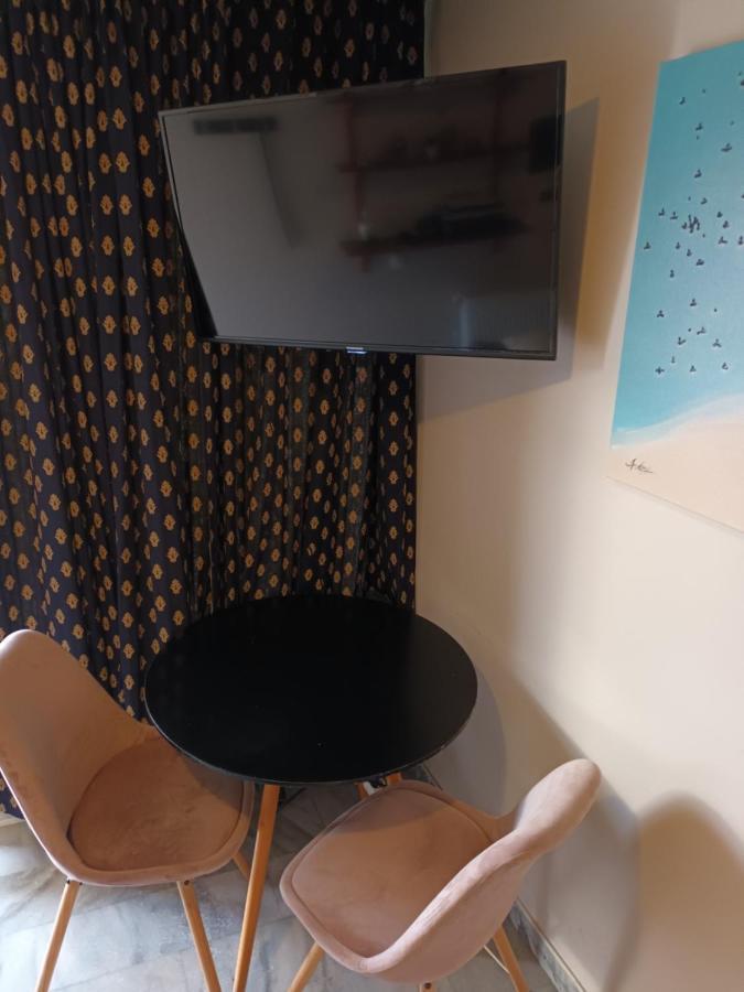Top Floor Studio Near Metro&View&200Mbps アテネ エクステリア 写真